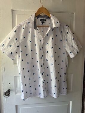 Savane White Short Sleeve Button-Up Shirt with Navy Sailboat Print